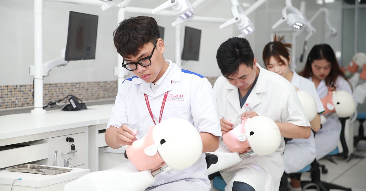 Managing Sensitivity After Teeth Whitening Treatment